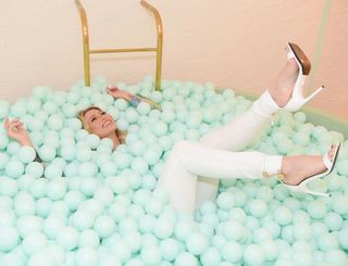 Lívia Andrade feet photo thumbnail