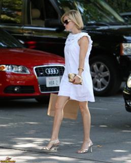 Reese Witherspoon feet photo thumbnail