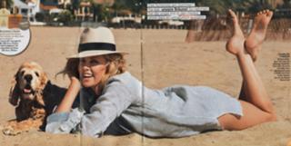 Charlize Theron feet photo thumbnail