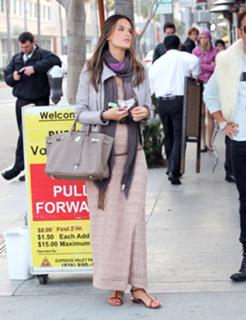 Alessandra Ambrosio feet photo thumbnail