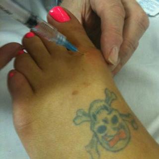 Kelly Osbourne feet photo 2