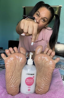 Deedee Rican feet photo thumbnail
