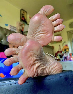 Deedee Rican feet photo thumbnail