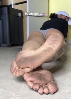 Deedee Rican feet photo thumbnail