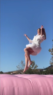 Peyton List feet photo thumbnail