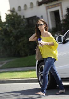 Minka Kelly feet photo thumbnail
