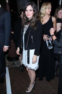Rachel Bilson feet photo thumbnail
