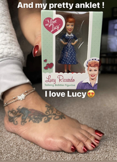 Deedee Rican feet photo thumbnail