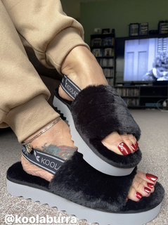 Deedee Rican feet photo thumbnail
