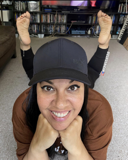 Deedee Rican feet photo thumbnail