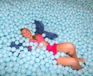 Iskra Lawrence feet photo thumbnail