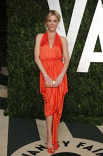 Julie Bowen feet photo thumbnail