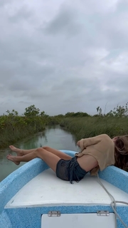 Seyma Subasi feet photo thumbnail