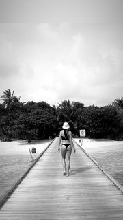 Anna Lewandowska feet photo thumbnail