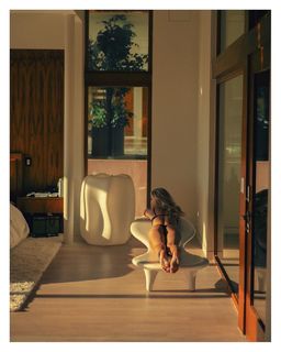 Charly Jordan feet photo thumbnail