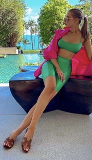 Karolina Pisarek feet photo thumbnail