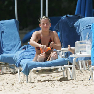 Coleen Rooney feet photo thumbnail