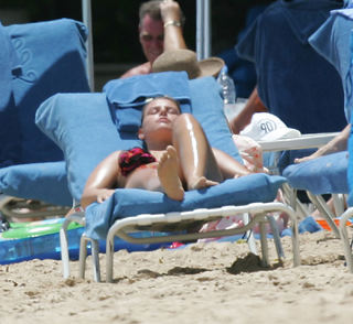 Coleen Rooney feet photo thumbnail