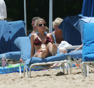Coleen Rooney feet photo thumbnail