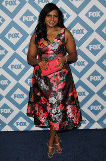 Mindy Kaling feet photo thumbnail
