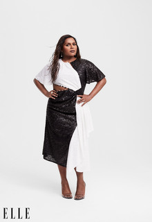 Mindy Kaling feet photo thumbnail