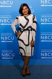 Mindy Kaling feet photo thumbnail