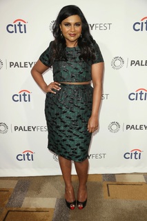Mindy Kaling feet photo thumbnail