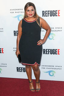 Mindy Kaling feet photo thumbnail