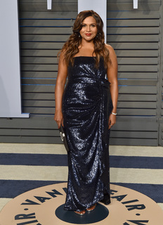 Mindy Kaling feet photo thumbnail