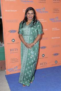 Mindy Kaling feet photo thumbnail