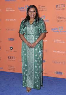 Mindy Kaling feet photo thumbnail