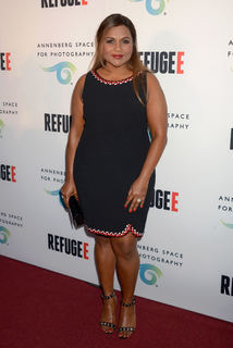 Mindy Kaling feet photo thumbnail