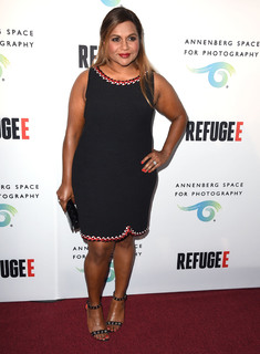 Mindy Kaling feet photo thumbnail