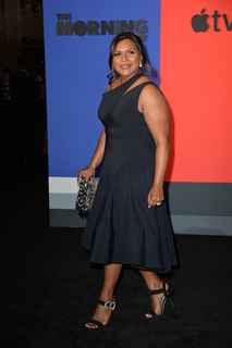 Mindy Kaling feet photo thumbnail