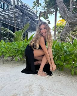 Seyma Subasi feet photo thumbnail