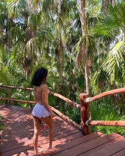 Chantel Jeffries feet photo thumbnail