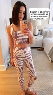 Lea Michele feet photo thumbnail