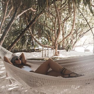 Anna Lewandowska feet photo thumbnail