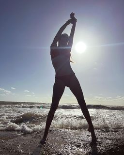 Nicole Neumann feet photo thumbnail