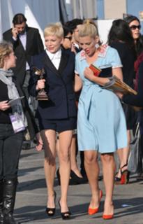Michelle Williams feet photo thumbnail