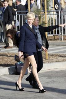 Michelle Williams feet photo thumbnail