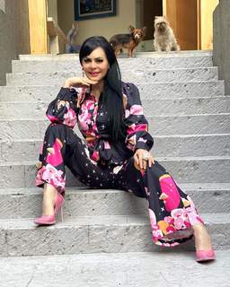 Maribel Guardia feet photo thumbnail