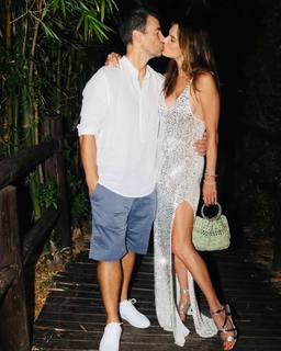 Alessandra Ambrosio feet photo thumbnail