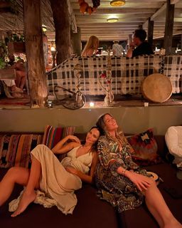 Anna Safroncik feet photo thumbnail