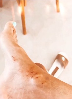 Nicole Neumann feet photo thumbnail