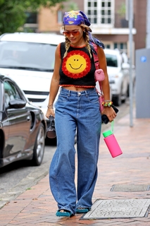 Rita Ora feet photo thumbnail