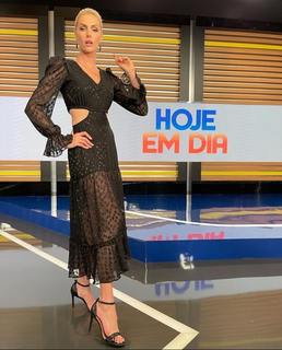 Ana Hickmann feet photo thumbnail