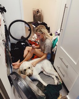 Kelsea Ballerini feet photo thumbnail