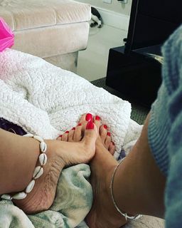 Karin Klemp feet photo thumbnail