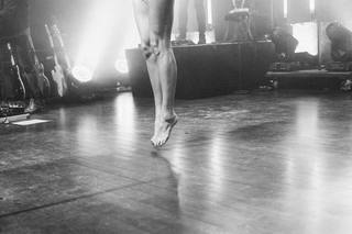Kelsea Ballerini feet photo thumbnail